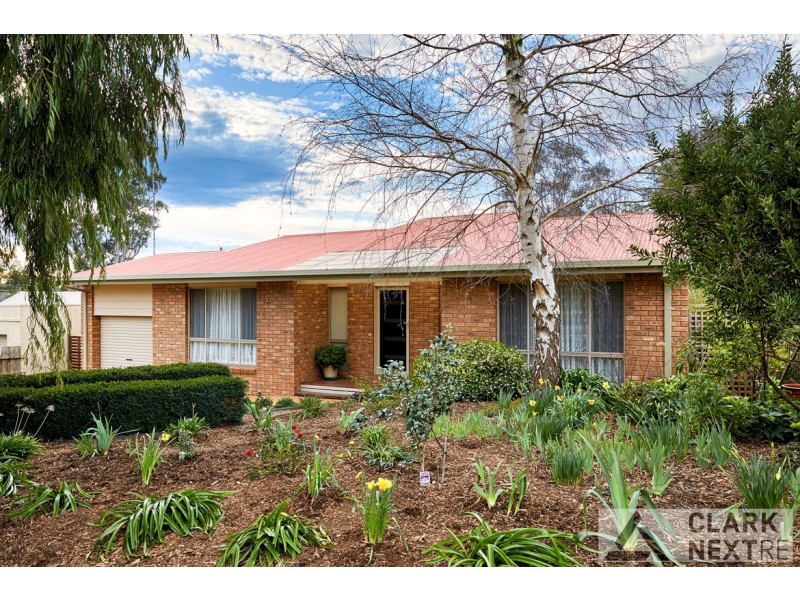 9 Wallace Crescent, Drouin VIC 3818