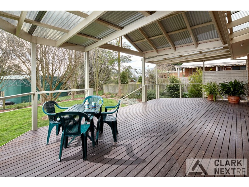 9 Wallace Crescent, Drouin VIC 3818