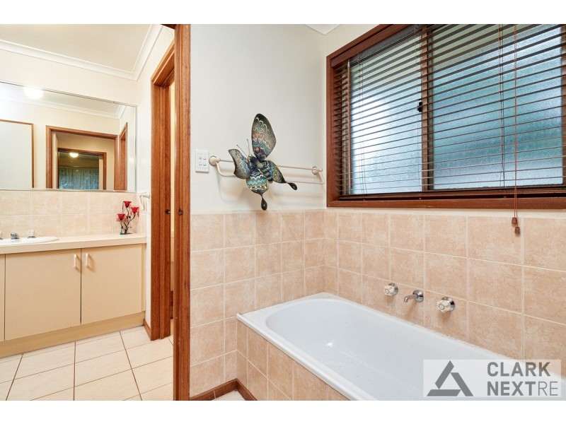 26 Acacia Street, Drouin VIC 3818