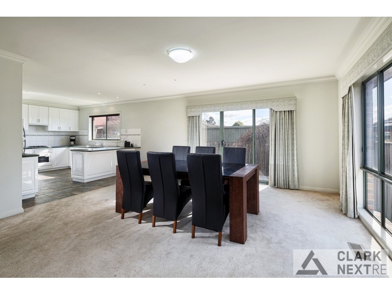 2/14 Banksia Court, Warragul VIC 3820