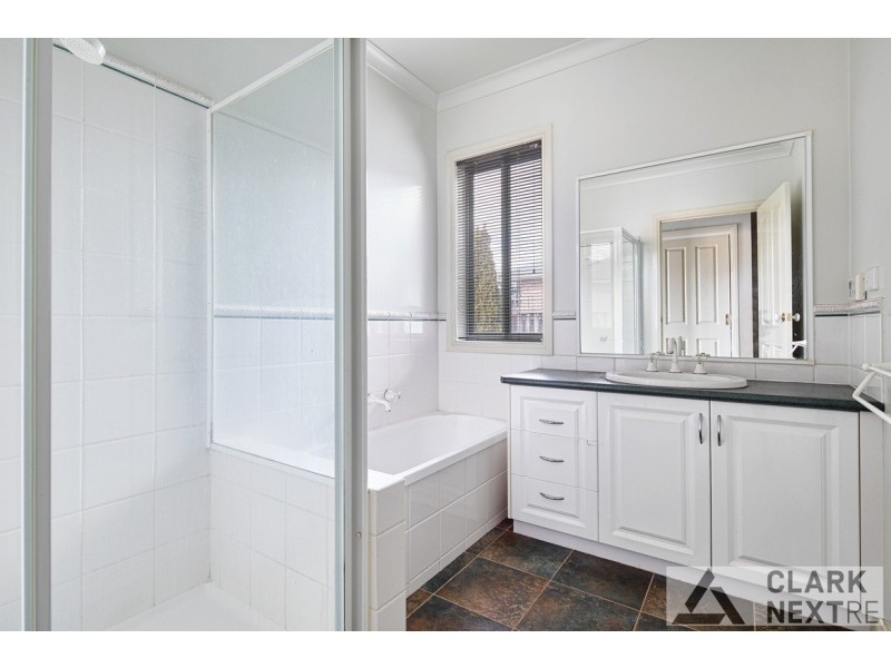 2/14 Banksia Court, Warragul VIC 3820