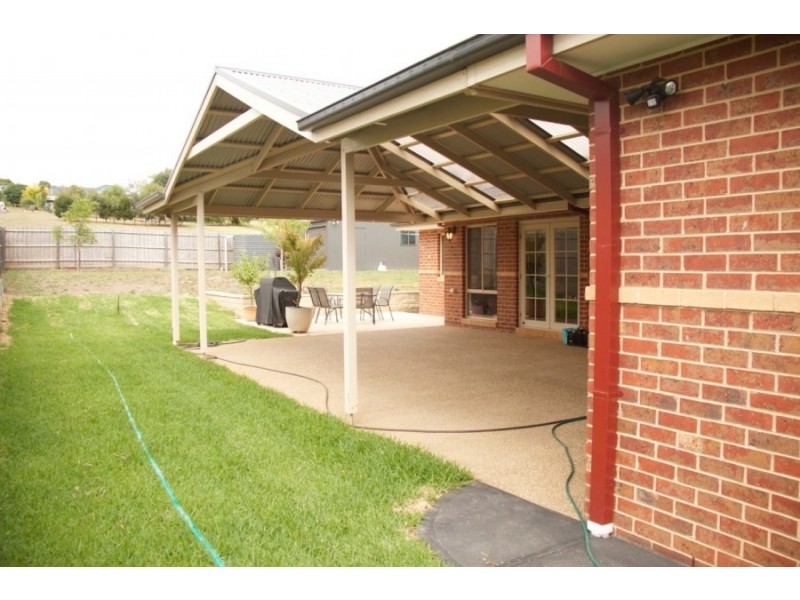 9 Chiswick Crescent, Drouin VIC 3818