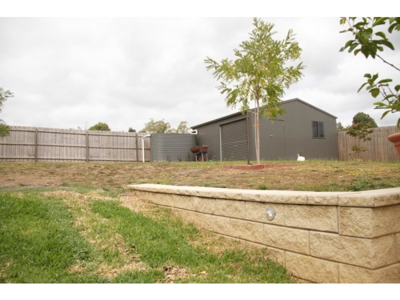 9 Chiswick Crescent, Drouin VIC 3818