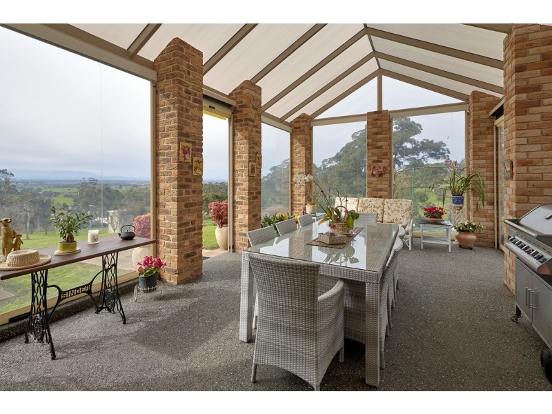 8 McIntyre Road, Yarragon VIC 3823