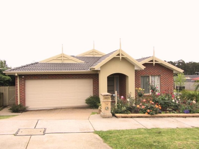 13 Rivendale Crescent, Drouin VIC 3818