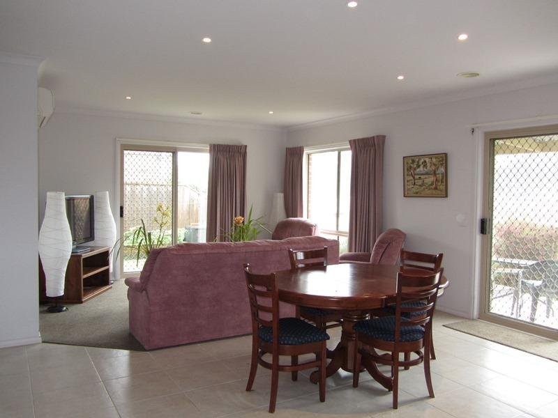 13 Rivendale Crescent, Drouin VIC 3818