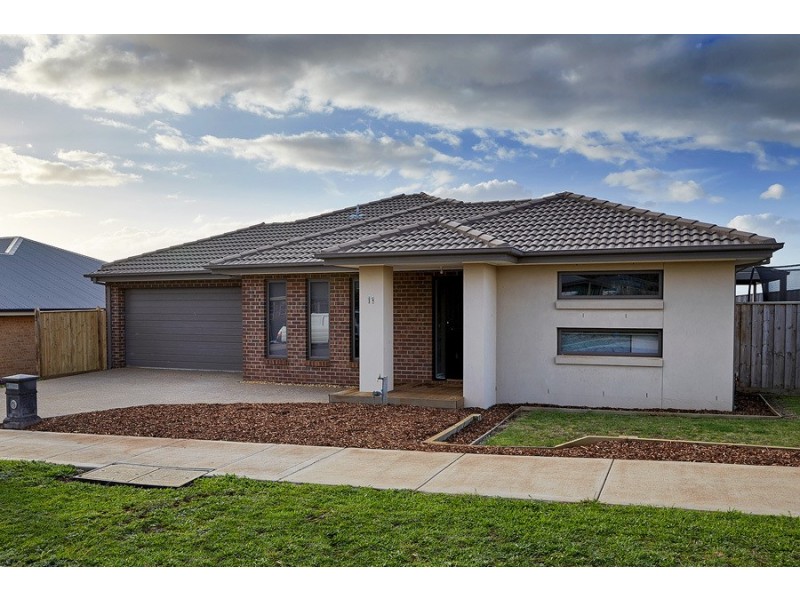 11 Warwick Way, Drouin VIC 3818