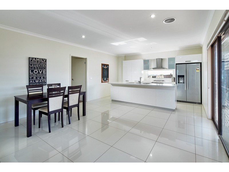 11 Warwick Way, Drouin VIC 3818