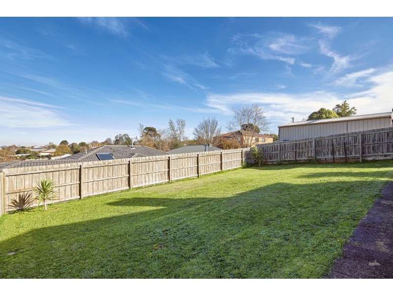 17 Fenton Street, Warragul VIC 3820