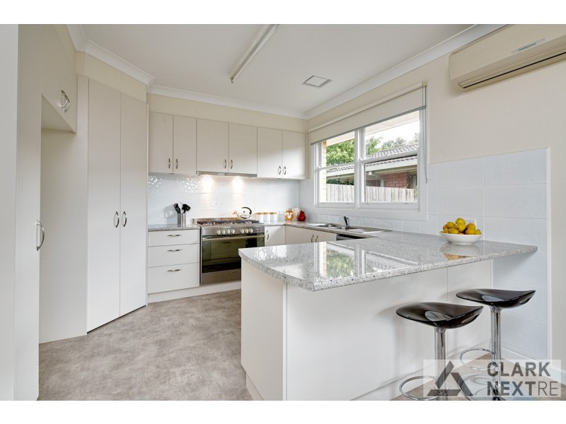 27 Sinclair Street, Warragul VIC 3820