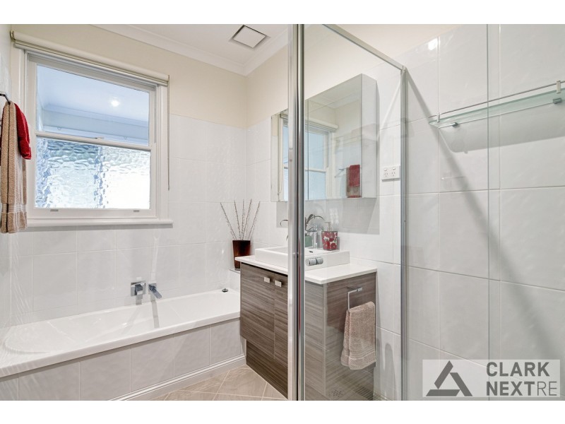 27 Sinclair Street, Warragul VIC 3820