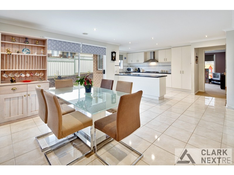 9 Harmon Drive, Drouin VIC 3818