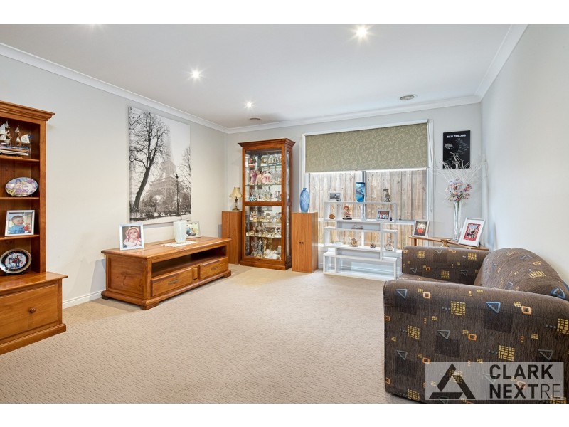 9 Harmon Drive, Drouin VIC 3818