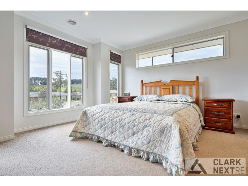 9 Harmon Drive, Drouin VIC 3818