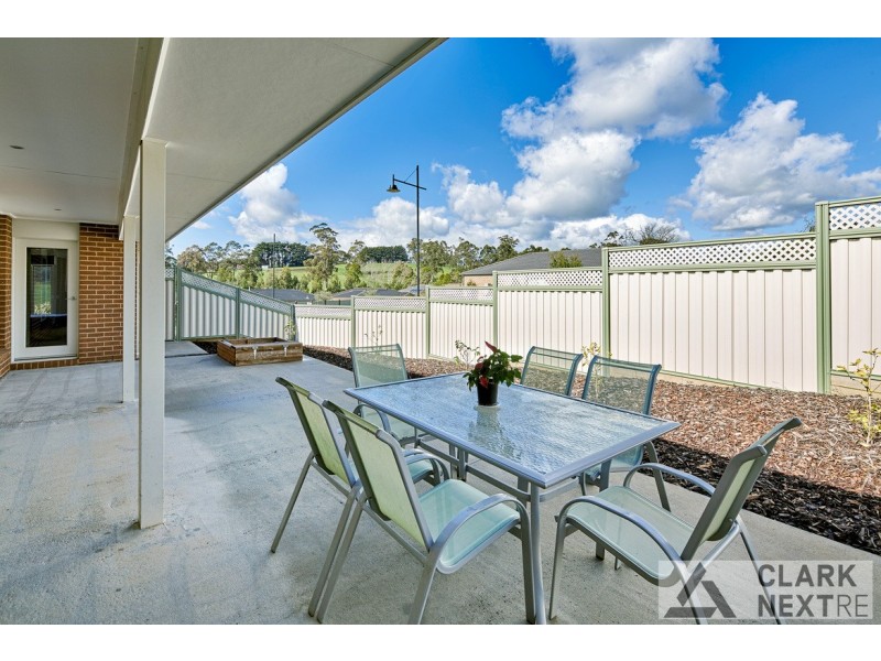 9 Harmon Drive, Drouin VIC 3818