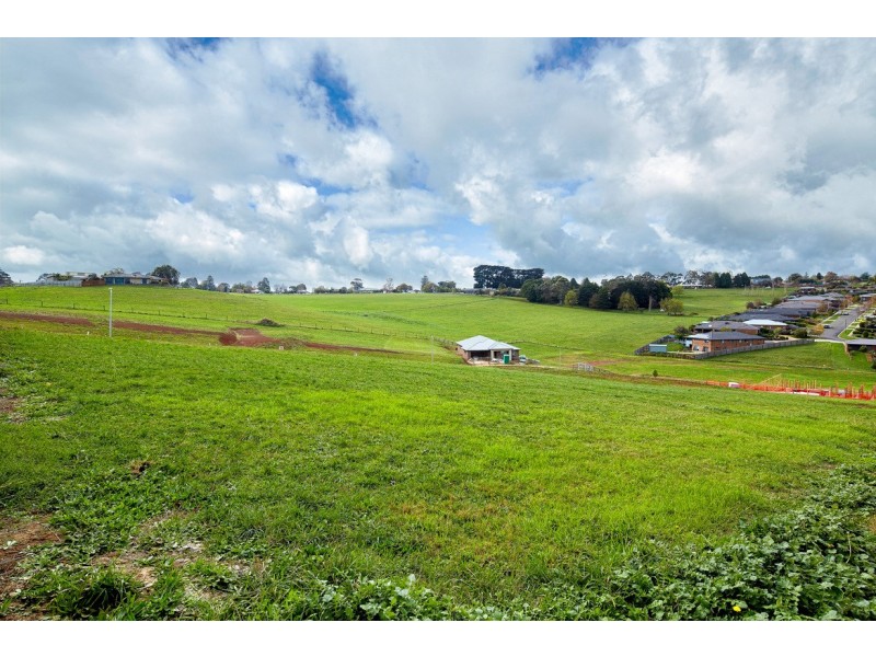 13 Jacaranda Court, Warragul VIC 3820