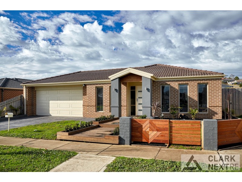 10 Clifford Drive, Drouin VIC 3818