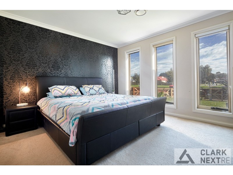 10 Clifford Drive, Drouin VIC 3818