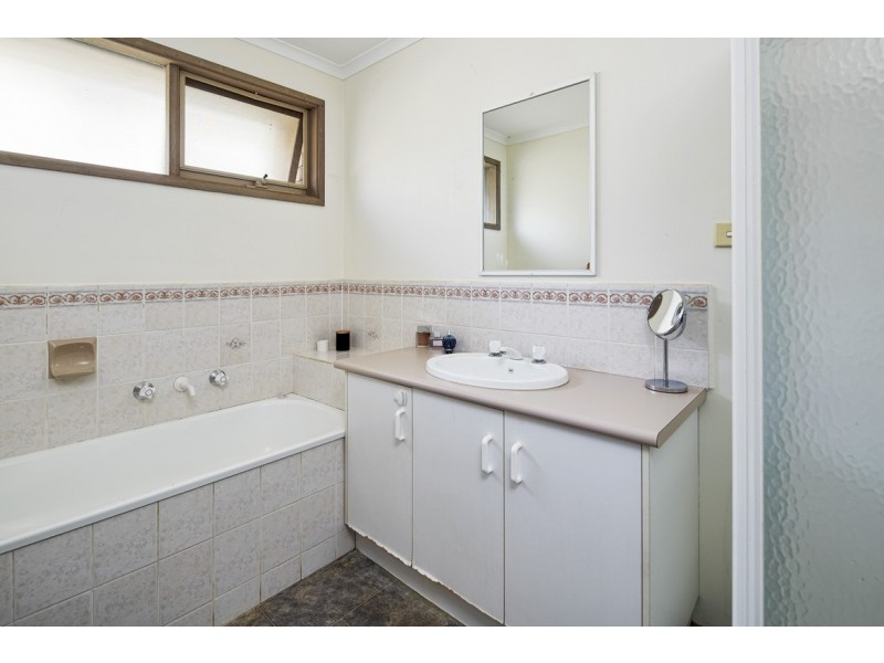 4/16 Hayes Drive, Warragul VIC 3820