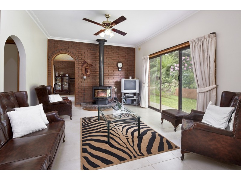 16 Hogan Lane, Trafalgar South VIC 3824