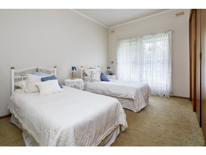 16 Hogan Lane, Trafalgar South VIC 3824