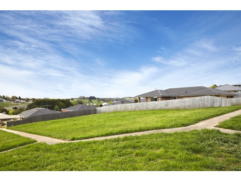 28 Bladen Street, Warragul VIC 3820