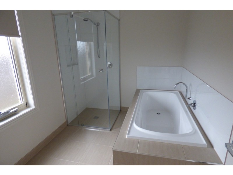 5 Ajax Street, Drouin VIC 3818