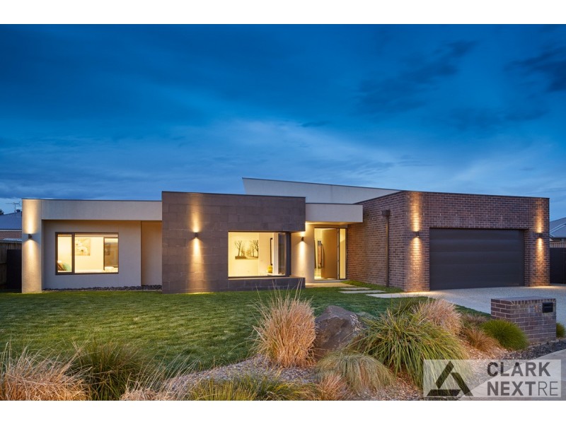 16 Chesterfield Avenue, Warragul VIC 3820