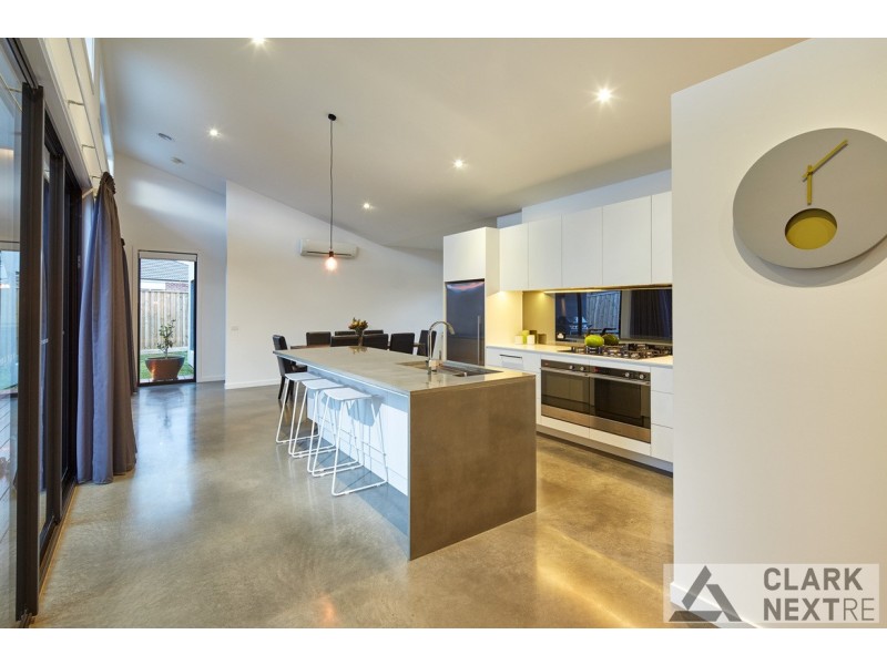 16 Chesterfield Avenue, Warragul VIC 3820