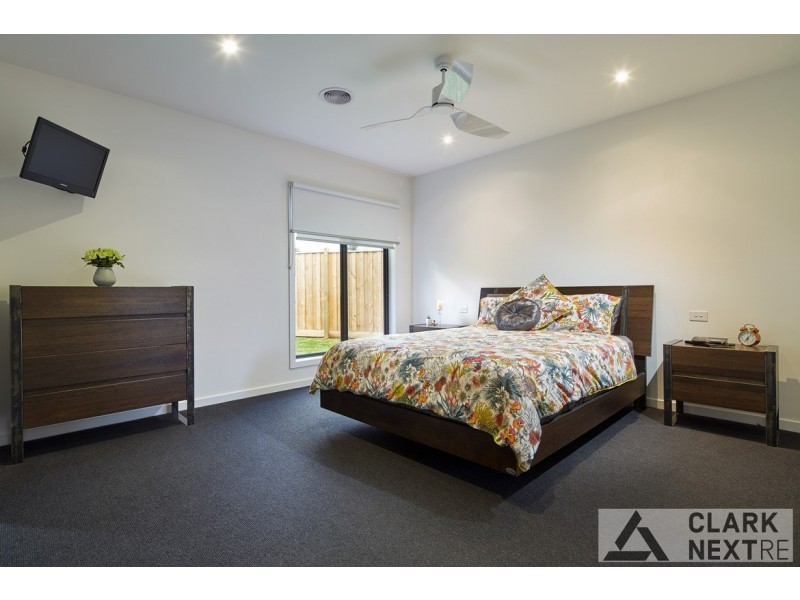 16 Chesterfield Avenue, Warragul VIC 3820