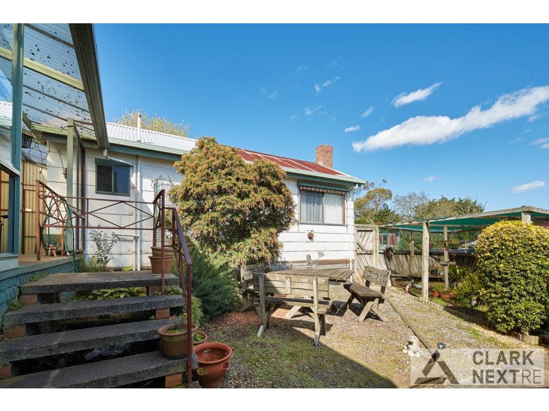 10 Lampard Road, Drouin VIC 3818