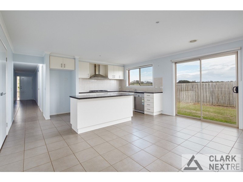 9 Wordsworth Court, Drouin VIC 3818