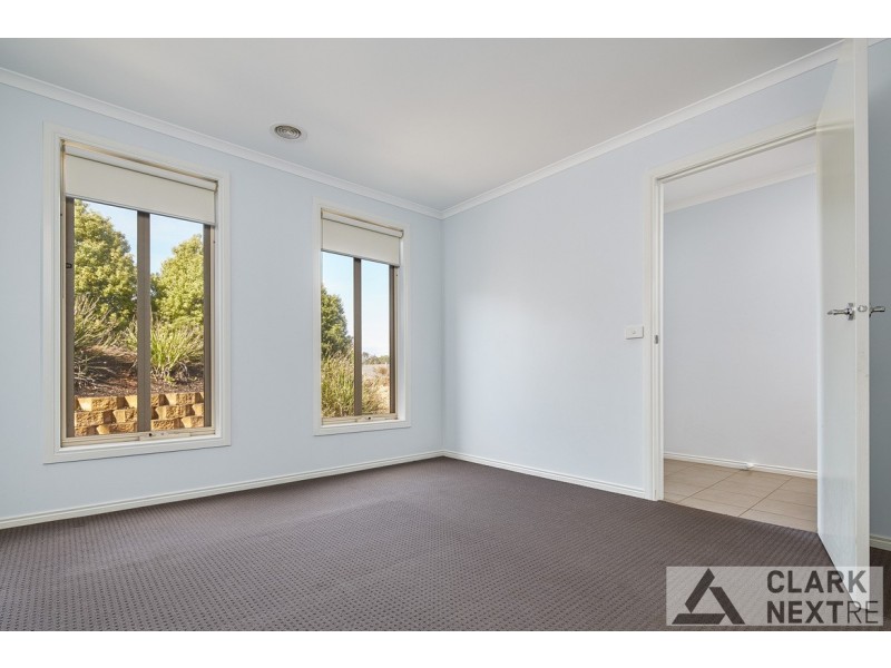 9 Wordsworth Court, Drouin VIC 3818