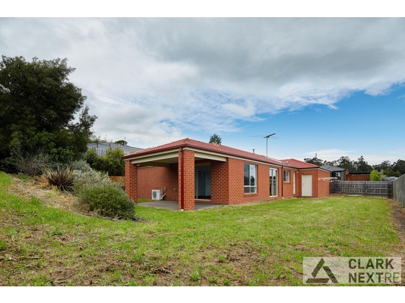 9 Wordsworth Court, Drouin VIC 3818