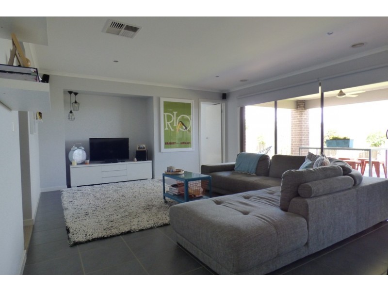 29 Hatfield Drive, Drouin VIC 3818