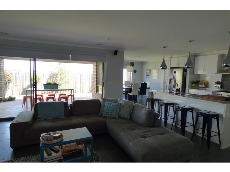 29 Hatfield Drive, Drouin VIC 3818