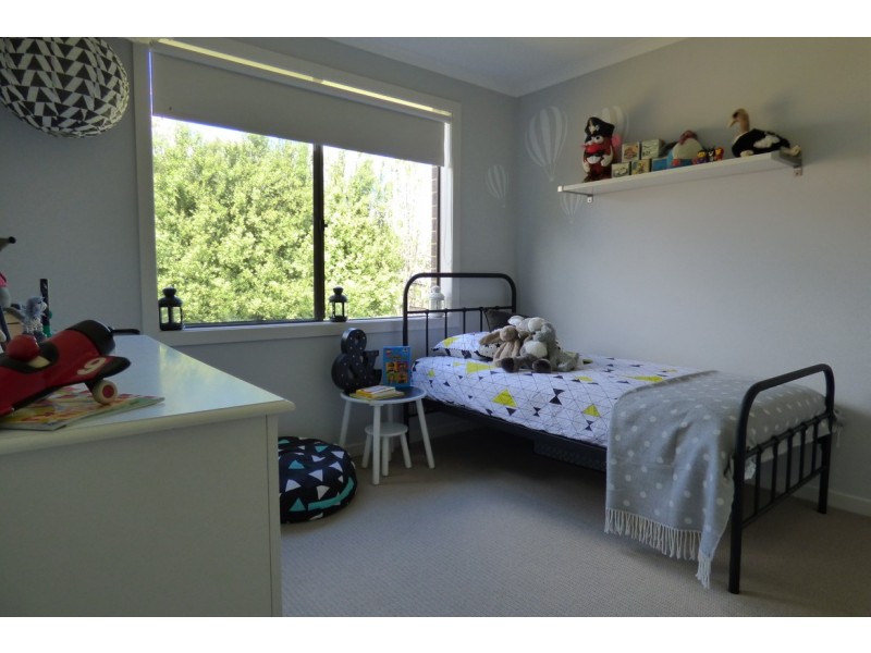 29 Hatfield Drive, Drouin VIC 3818