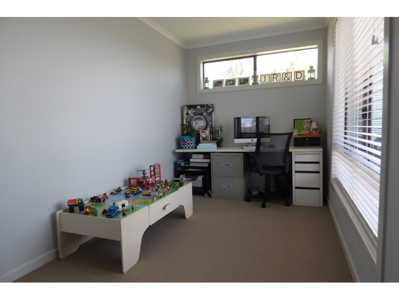 29 Hatfield Drive, Drouin VIC 3818