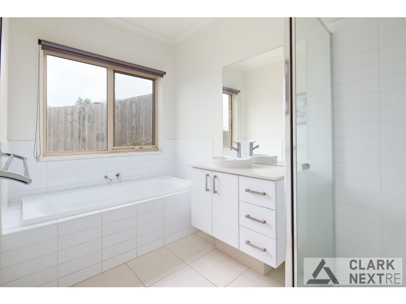 21 Ajax Street, Drouin VIC 3818