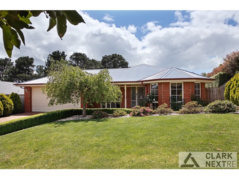 25 Davey Drive, Drouin VIC 3818