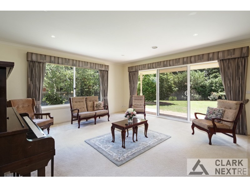 25 Davey Drive, Drouin VIC 3818