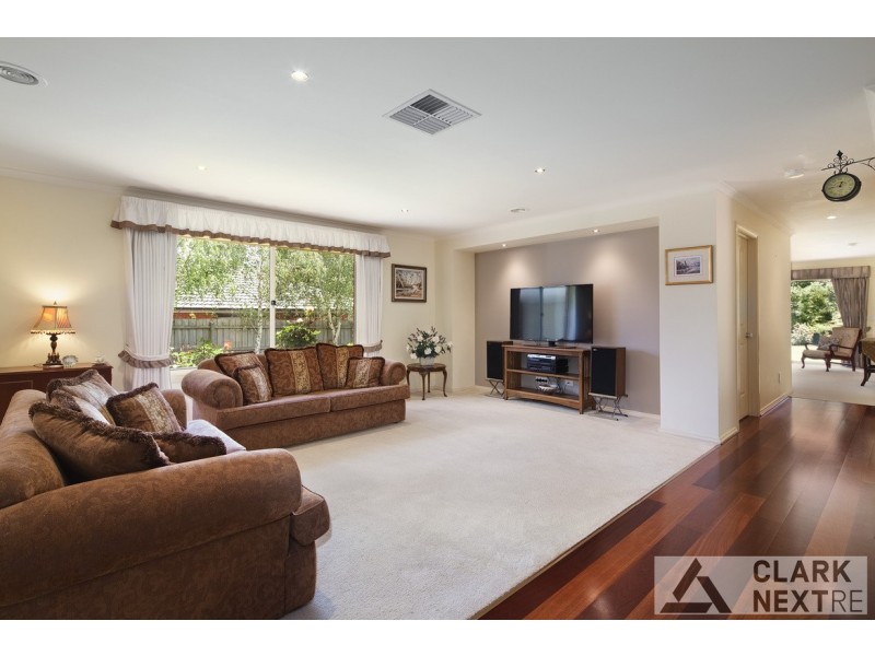 25 Davey Drive, Drouin VIC 3818