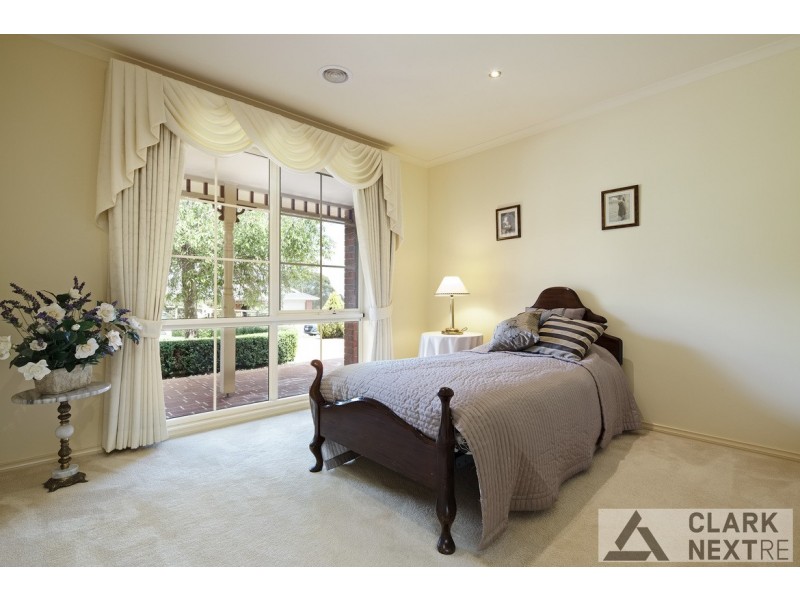 25 Davey Drive, Drouin VIC 3818