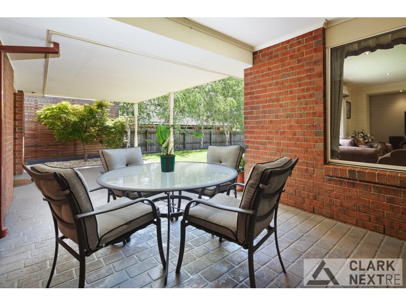 25 Davey Drive, Drouin VIC 3818
