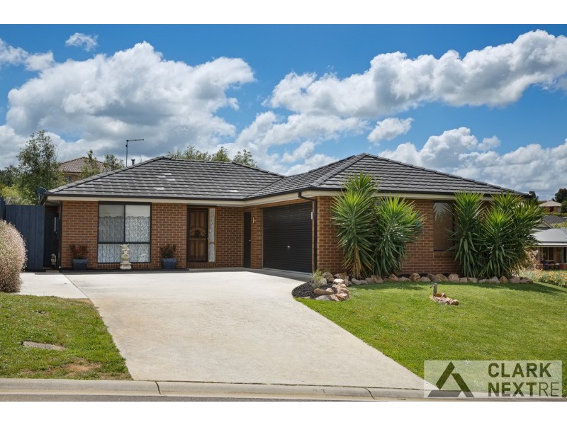 12 McMillan Drive, Warragul VIC 3820