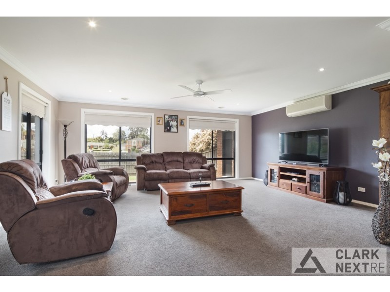 12 McMillan Drive, Warragul VIC 3820