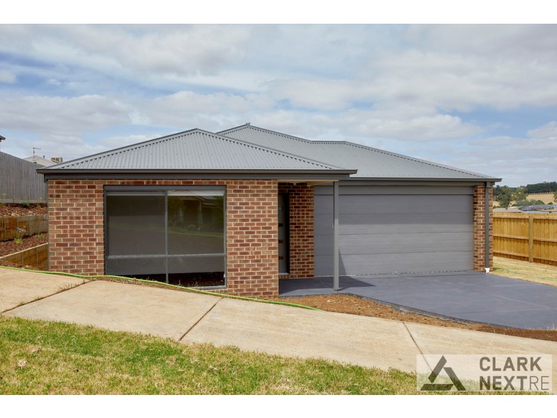 10 Ajax Street, Drouin VIC 3818