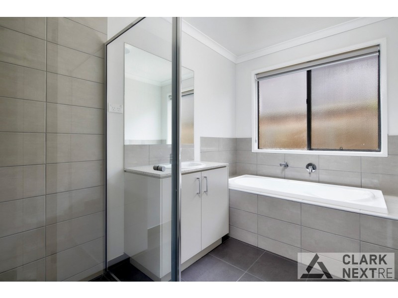 10 Ajax Street, Drouin VIC 3818