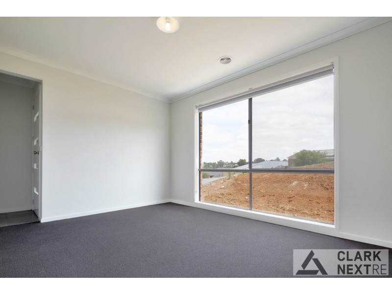 10 Ajax Street, Drouin VIC 3818