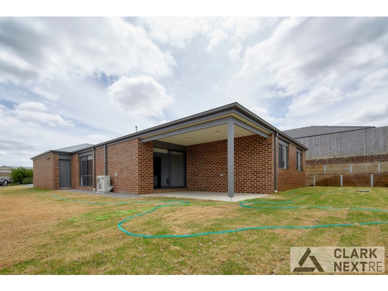 10 Ajax Street, Drouin VIC 3818